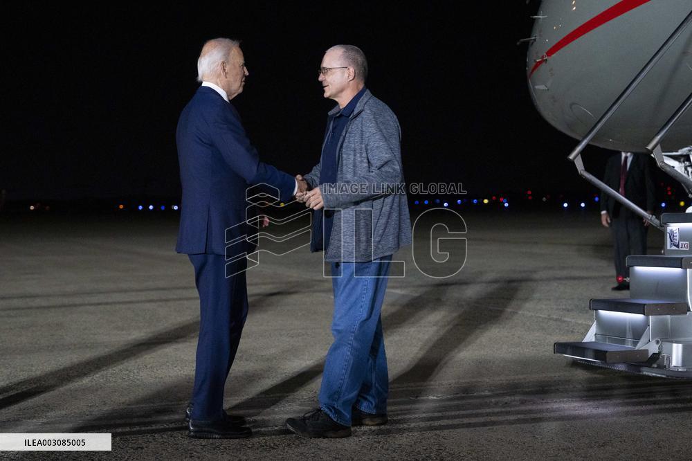 U.S. President Joe Biden and Vice President Harris greet hostages at Joint Base Andrews