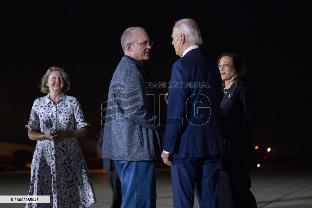 Biden Greets Freed US Prisoners After Swap Deal - Washington