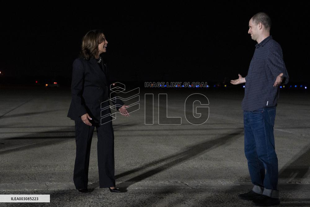 U.S. President Joe Biden and Vice President Harris greet hostages at Joint Base Andrews