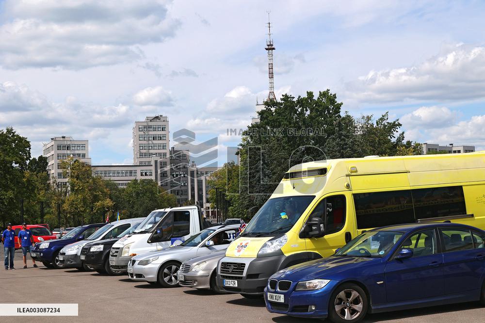Cars from UK delivered for Kharkiv volunteers