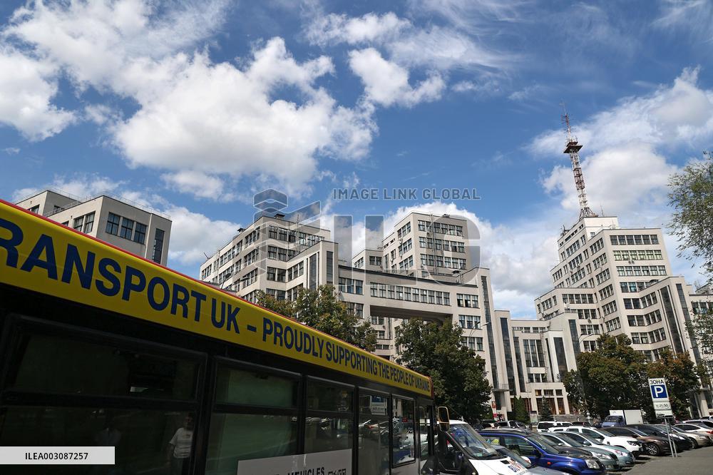 Cars from UK delivered for Kharkiv volunteers