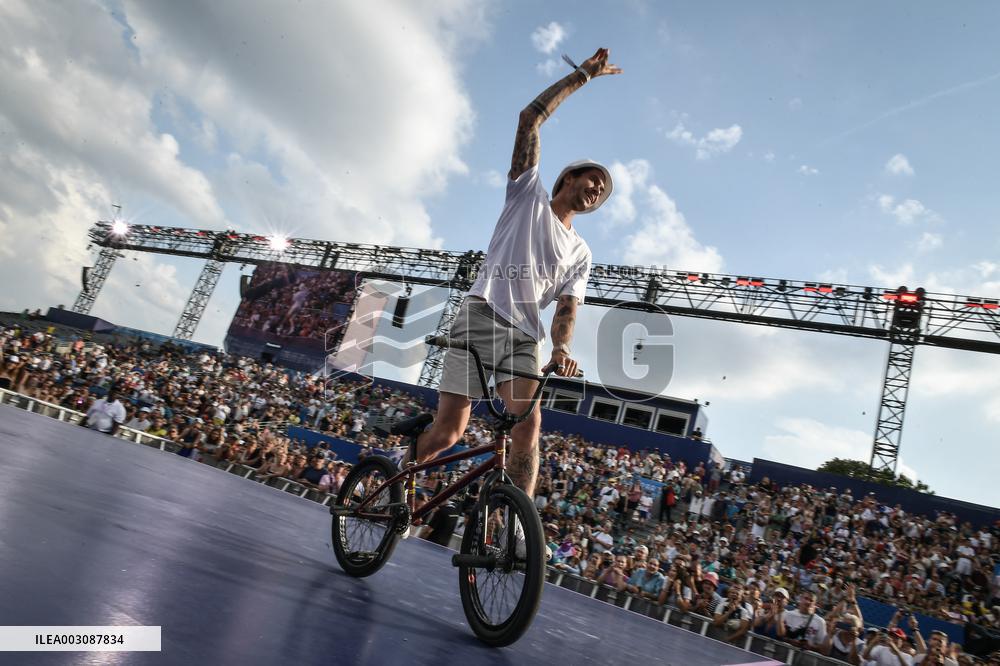 Paris 2024 - Bicycle riders performance at the Parc des Champions in Paris FA