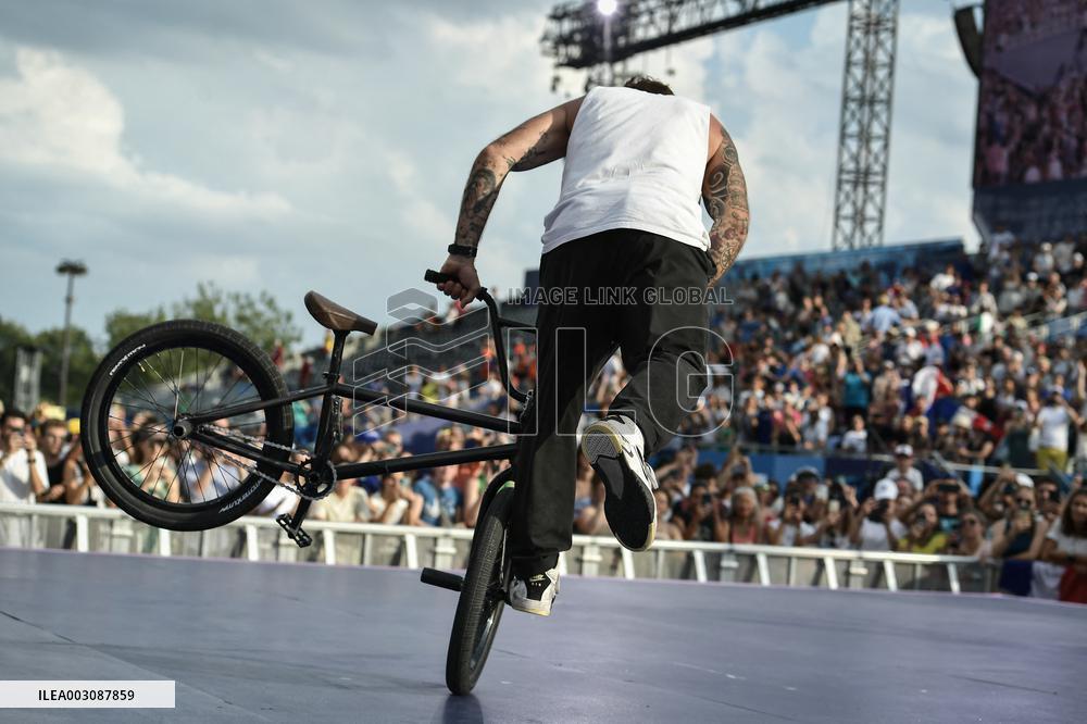 Paris 2024 - Bicycle riders performance at the Parc des Champions in Paris FA