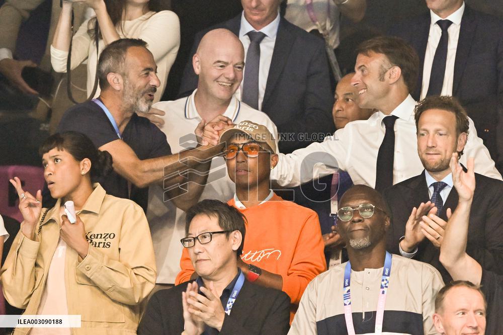 Paris 2024 - Macron, Pharrell Williams And Helen Lasichanh In The Stands