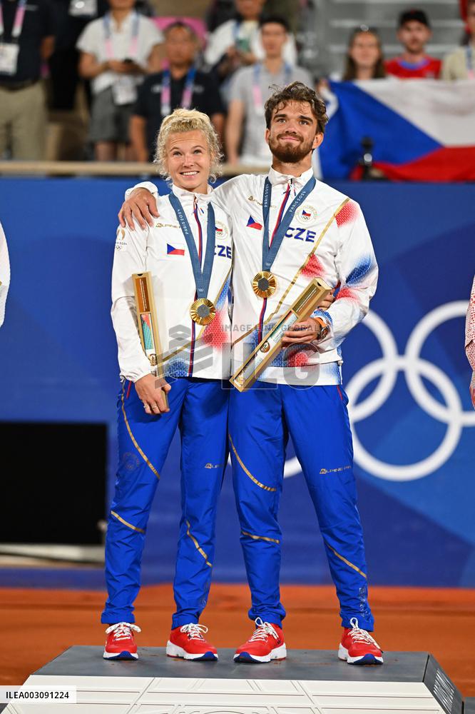 Paris 2024 - Medal Ceremony Tennis Double Mixte