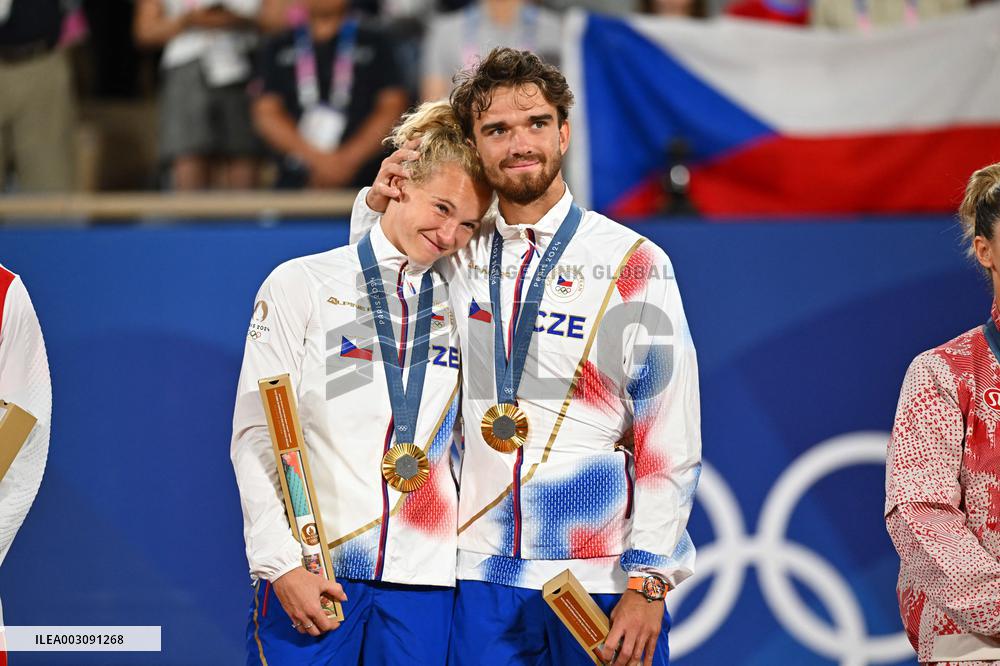 Paris 2024 - Medal Ceremony Tennis Double Mixte
