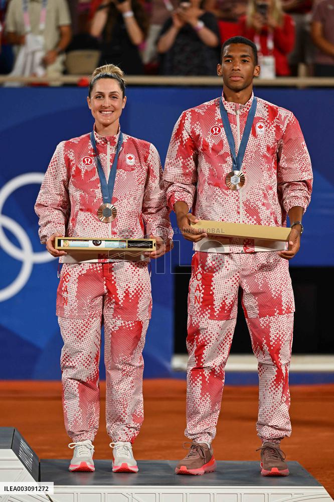 Paris 2024 - Medal Ceremony Tennis Double Mixte