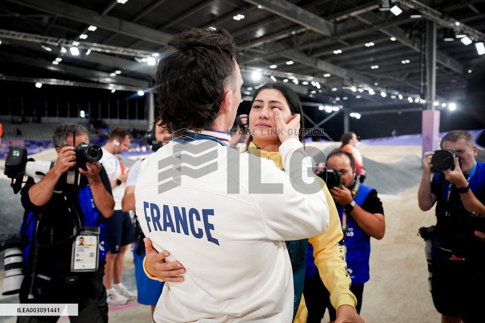 Paris 2024 - BMX - Saya Sakakibara and boyfriend Romain Mahieu