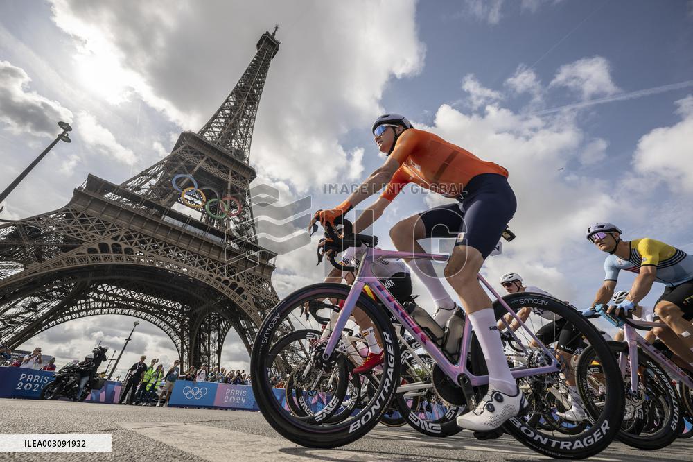 Paris 2024 -  Olympics cycling Race  (men)