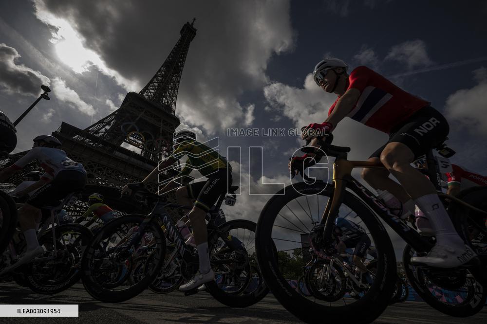 Paris 2024 -  Olympics cycling Race  (men)