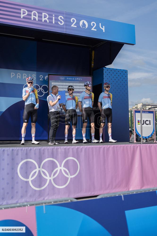 Paris 2024 -  Olympics cycling Race  (men)