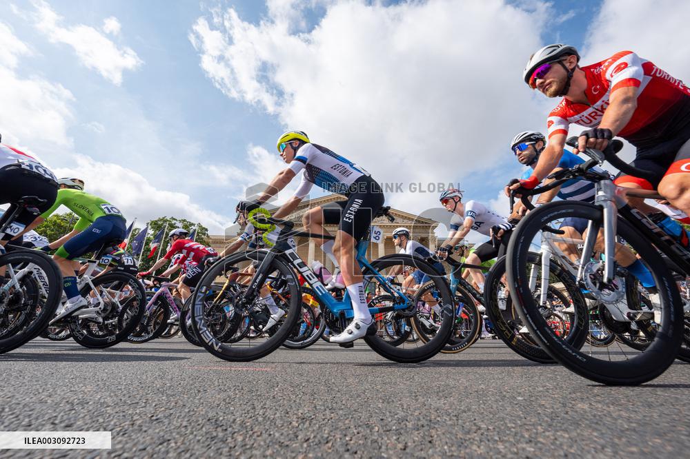 Paris 2024 - Olympics cycling Race (men)