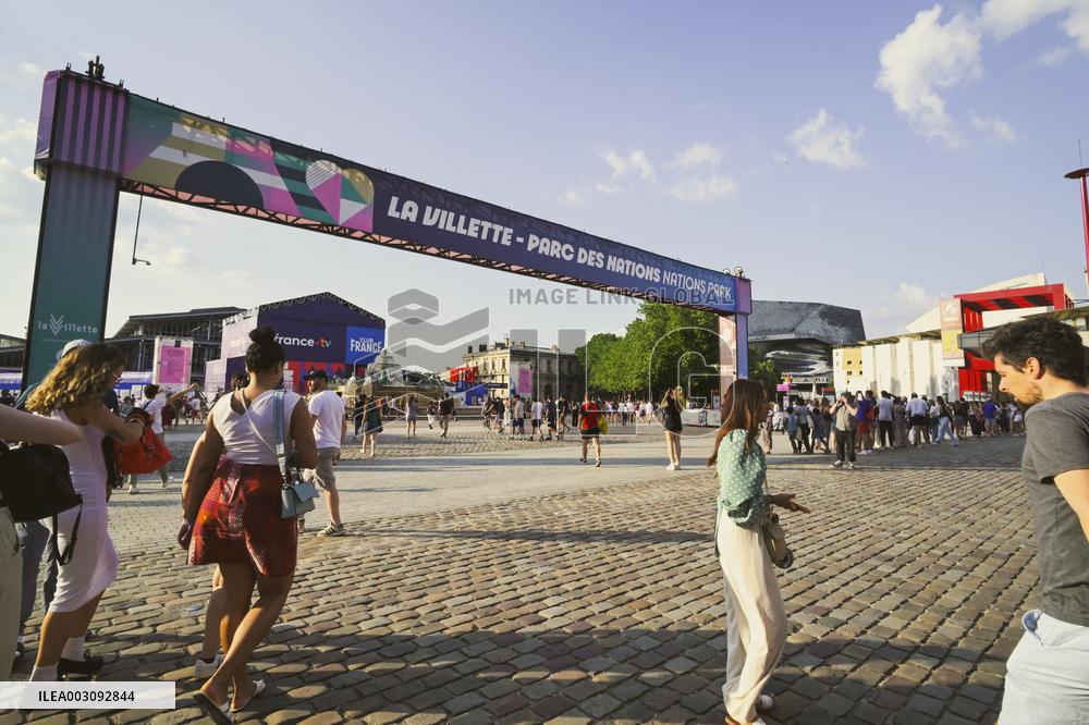 Paris 2024 - Supporters during Teddy Riner's Victory in Final at Club France