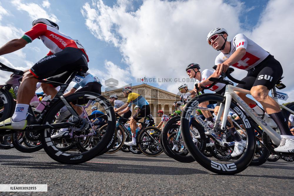 Paris 2024 - Olympics cycling Race (men)