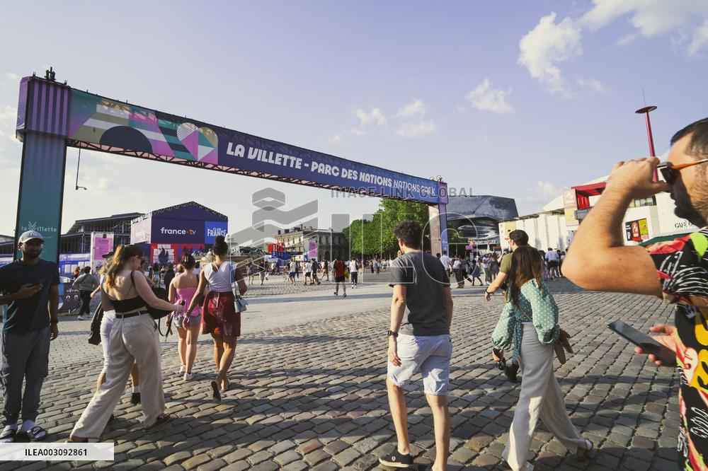 Paris 2024 - Supporters during Teddy Riner's Victory in Final at Club France