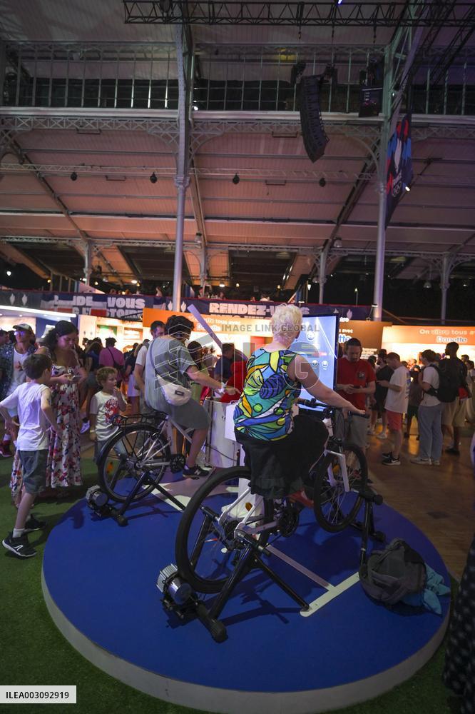 Paris 2024 - Supporters during Teddy Riner's Victory in Final at Club France