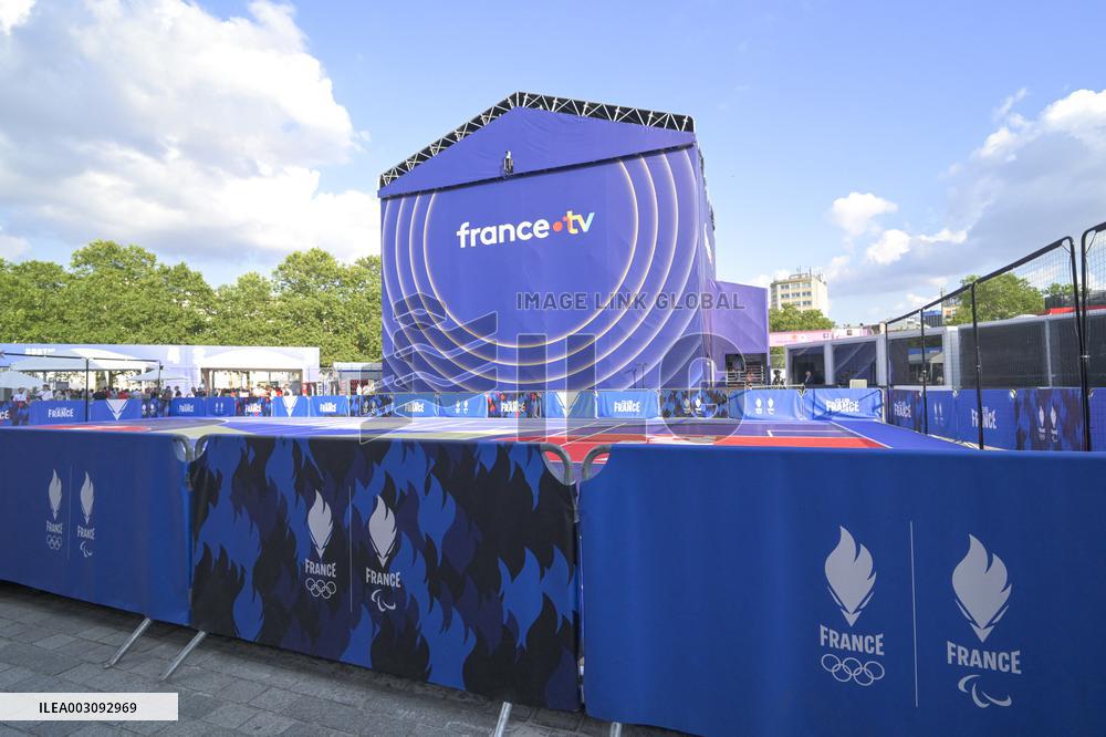 Paris 2024 - Supporters during Teddy Riner's Victory in Final at Club France