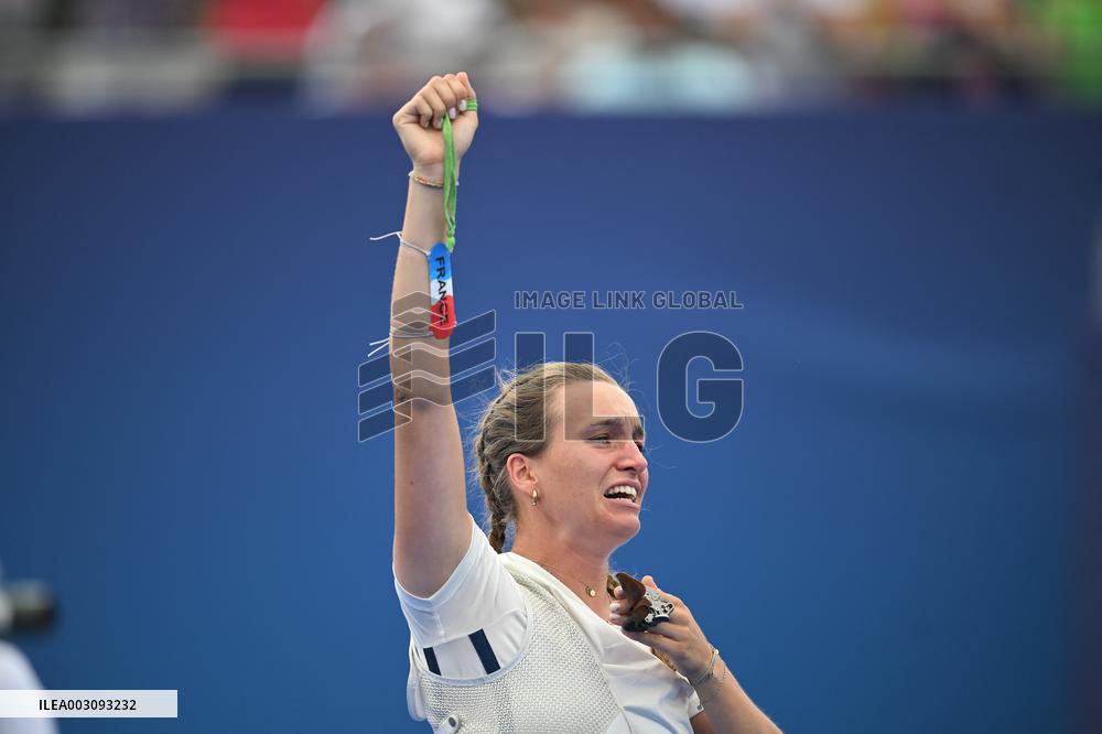Paris 2024 - Lisa Barbelin of Team France wins bronze medal Archery