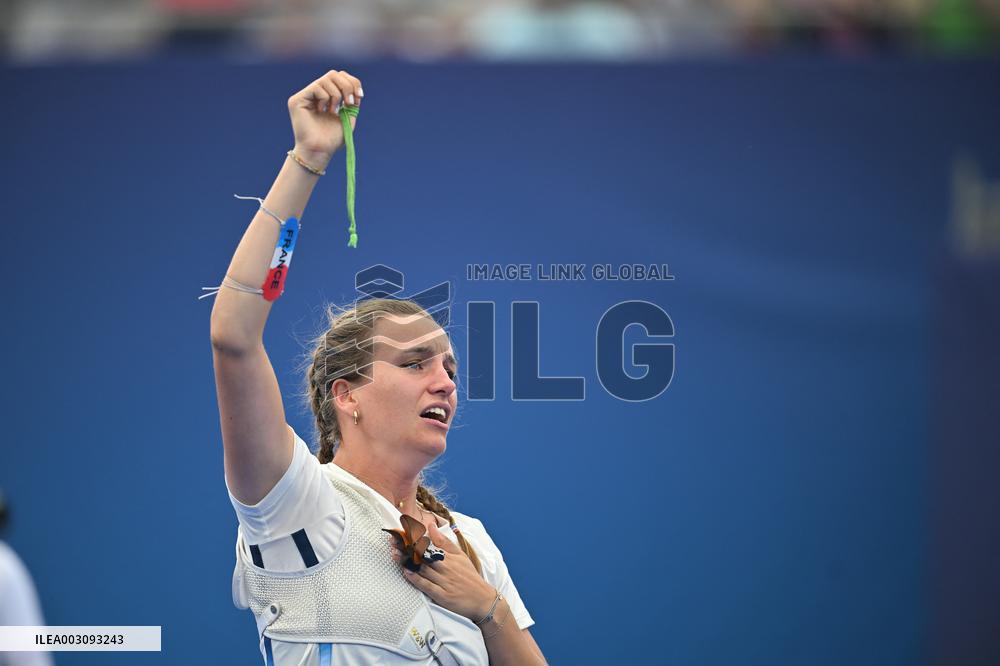 Paris 2024 - Lisa Barbelin of Team France wins bronze medal Archery