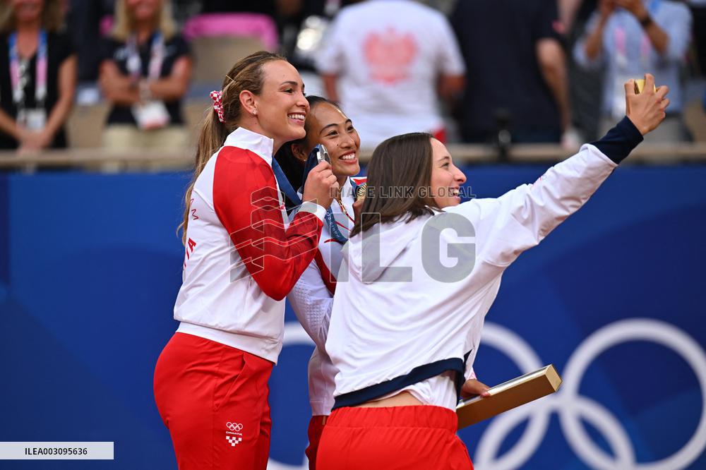 Paris 2024 - Tennis - Qinwen Zheng Wins Gold