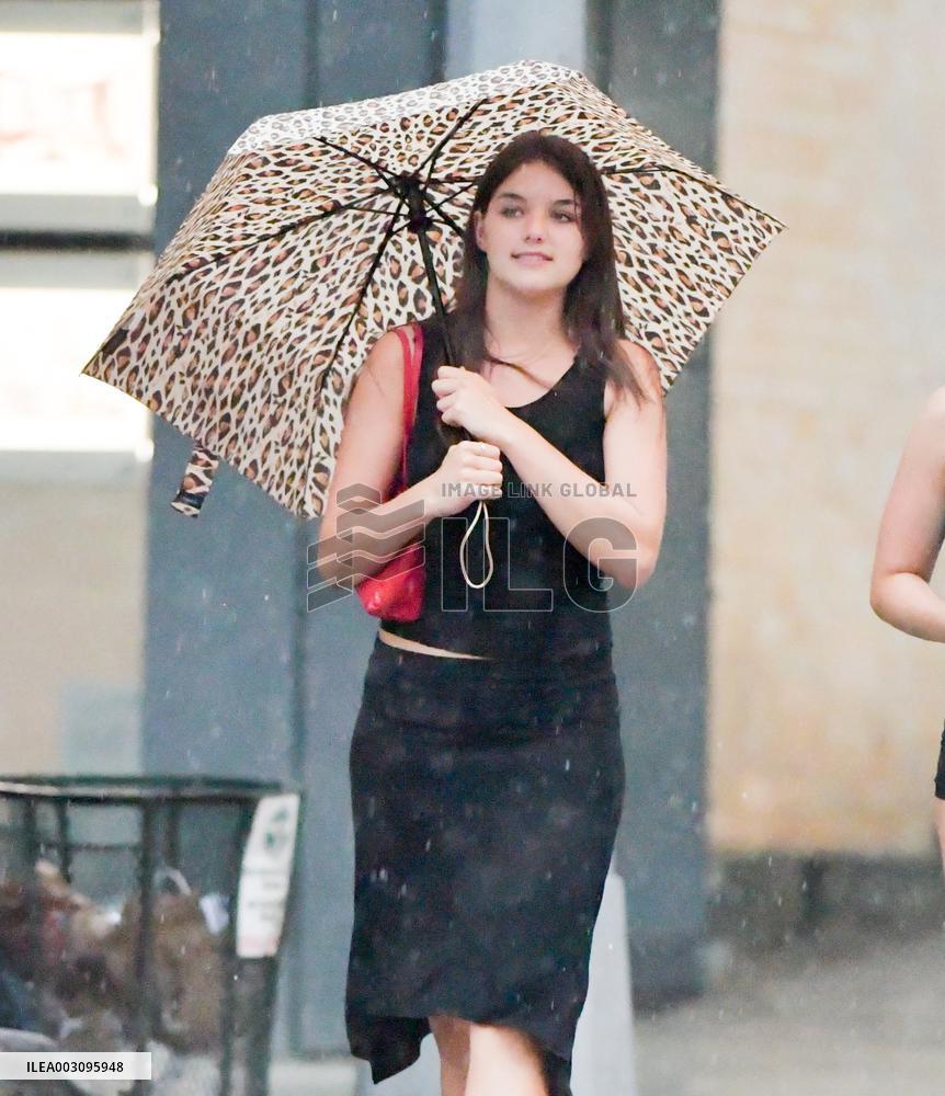 Suri Cruise Out - NYC