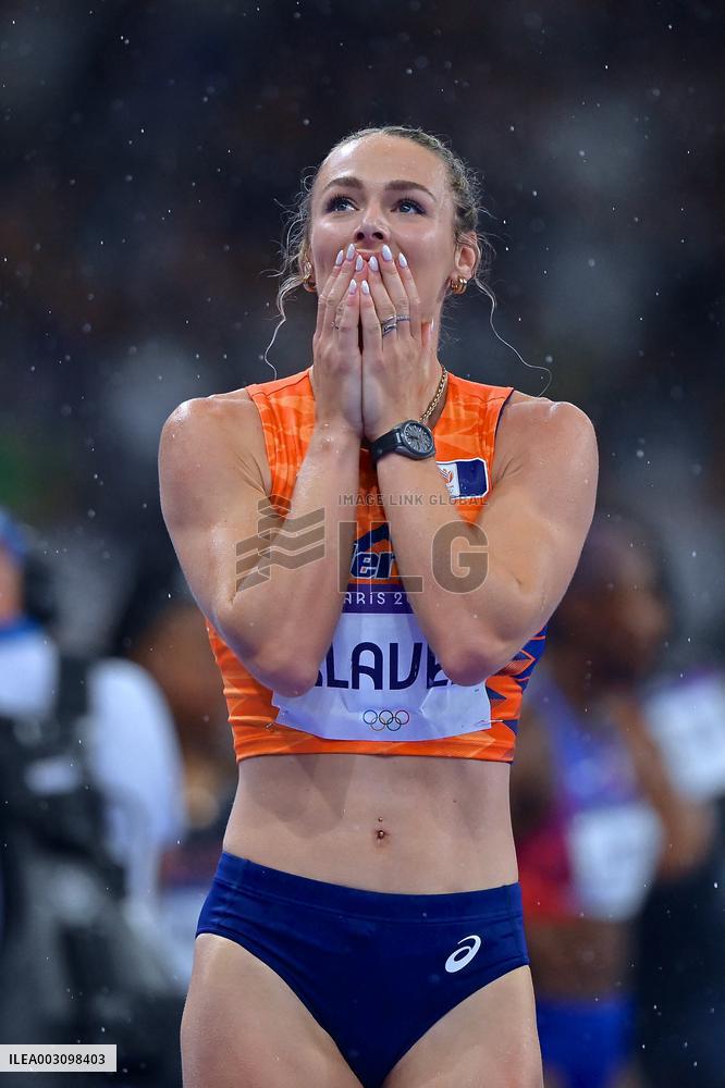 Paris 2024 - Netherlands celebrate winning the 4x4 mixed relay final