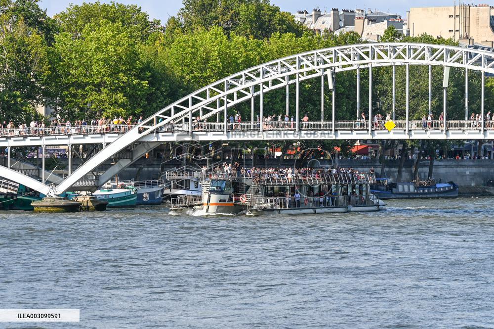 Paris 2024 - Illustration View Of The Seine By Boat