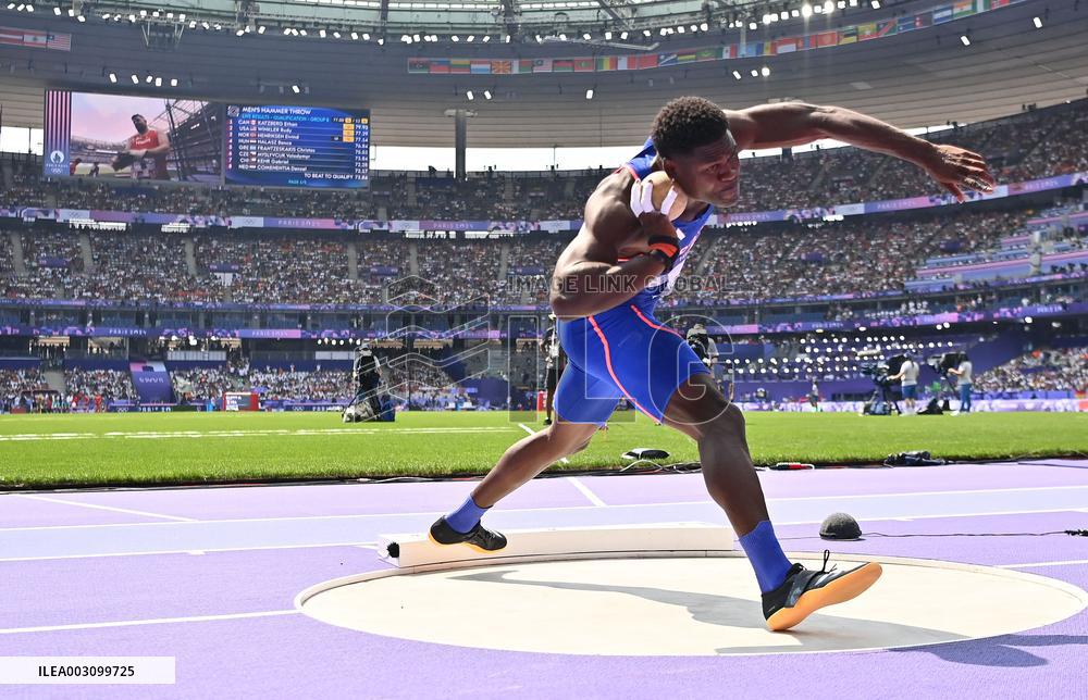 Paris 2024 - Makenson Gletty of France competes during the men's decathlon