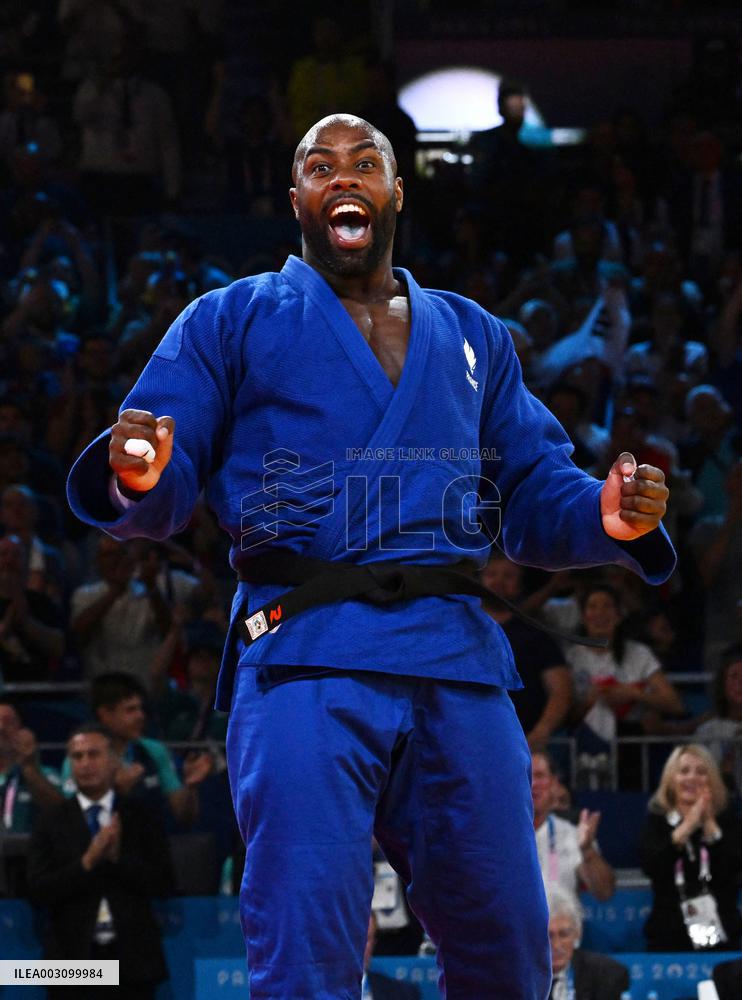 Paris 2024 - France Judo team wins Gold