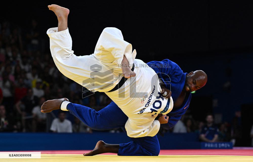 Paris 2024 - France Judo team wins Gold