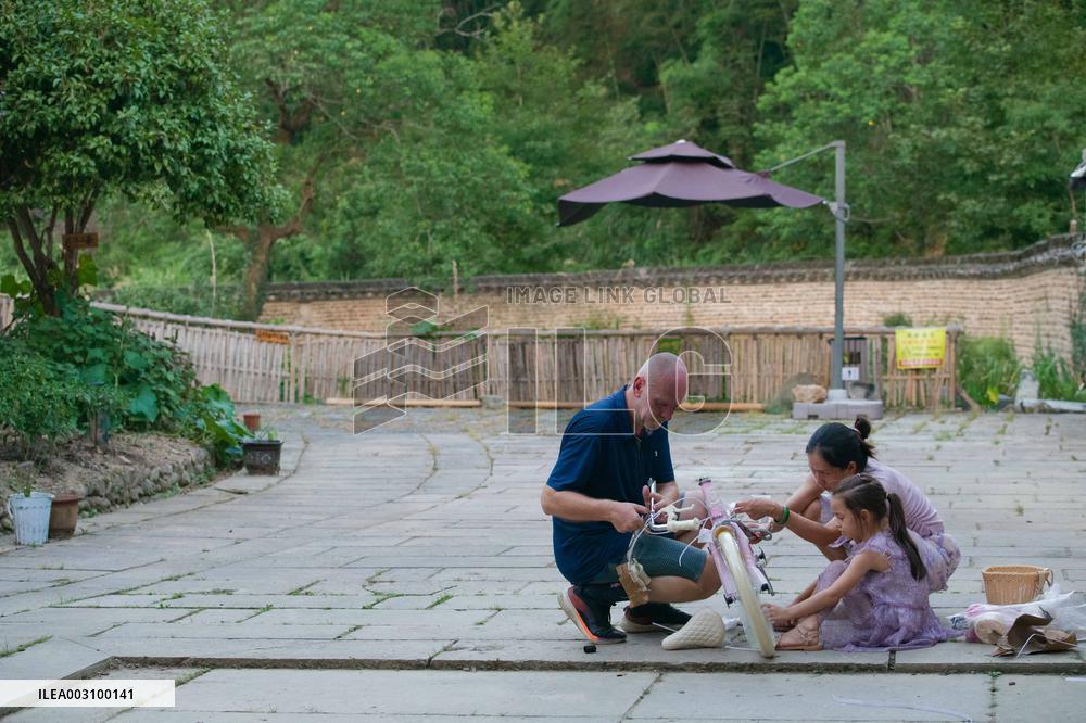 "Laowai" in China | Austrian's ideal life in Anhui: embracing rural China