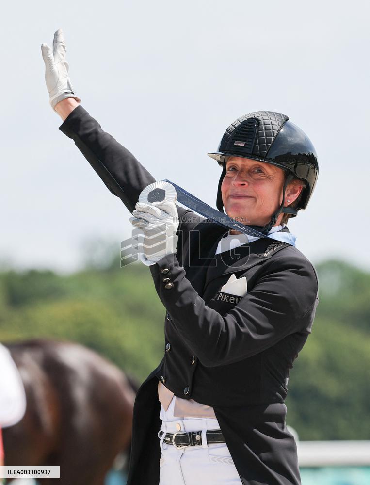 (PARIS2024)FRANCE-VERSAILLES-OLY-EQUESTRIAN