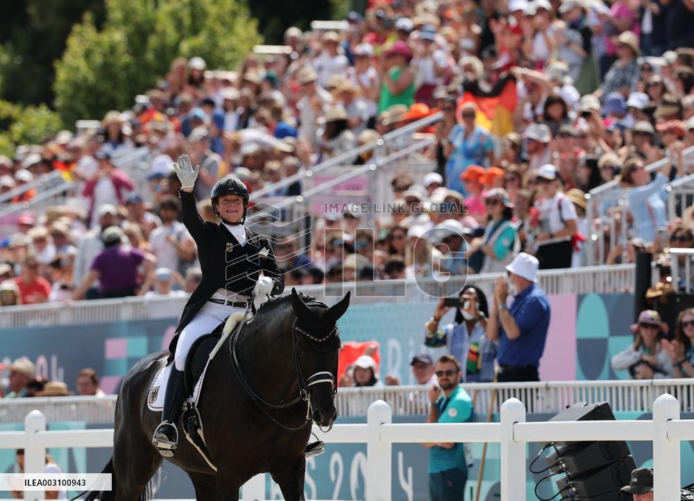 (PARIS2024)FRANCE-VERSAILLES-OLY-EQUESTRIAN
