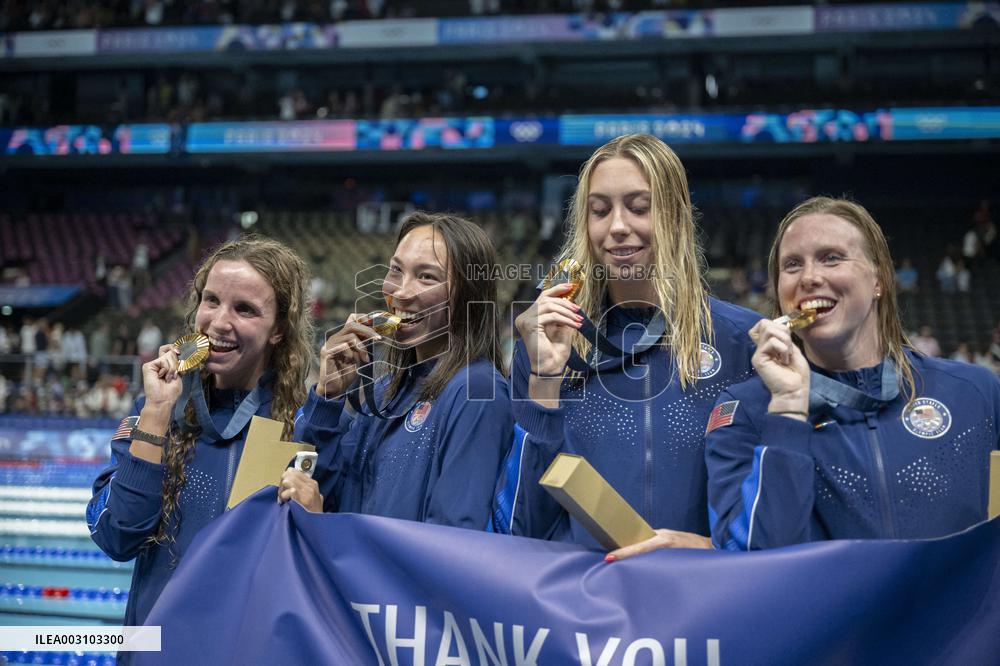 Paris 2024 - US Team women's 4x100m medley relay swimming