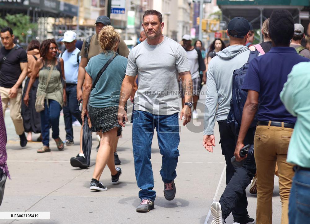 Tom Hardy and Kelly Marcel On Set - NYC