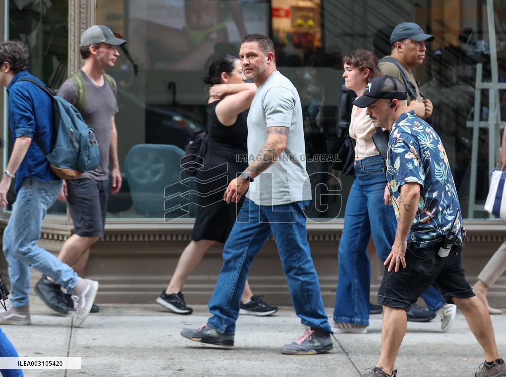 Tom Hardy and Kelly Marcel On Set - NYC