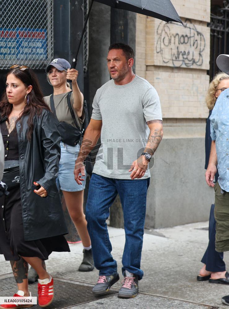 Tom Hardy and Kelly Marcel On Set - NYC