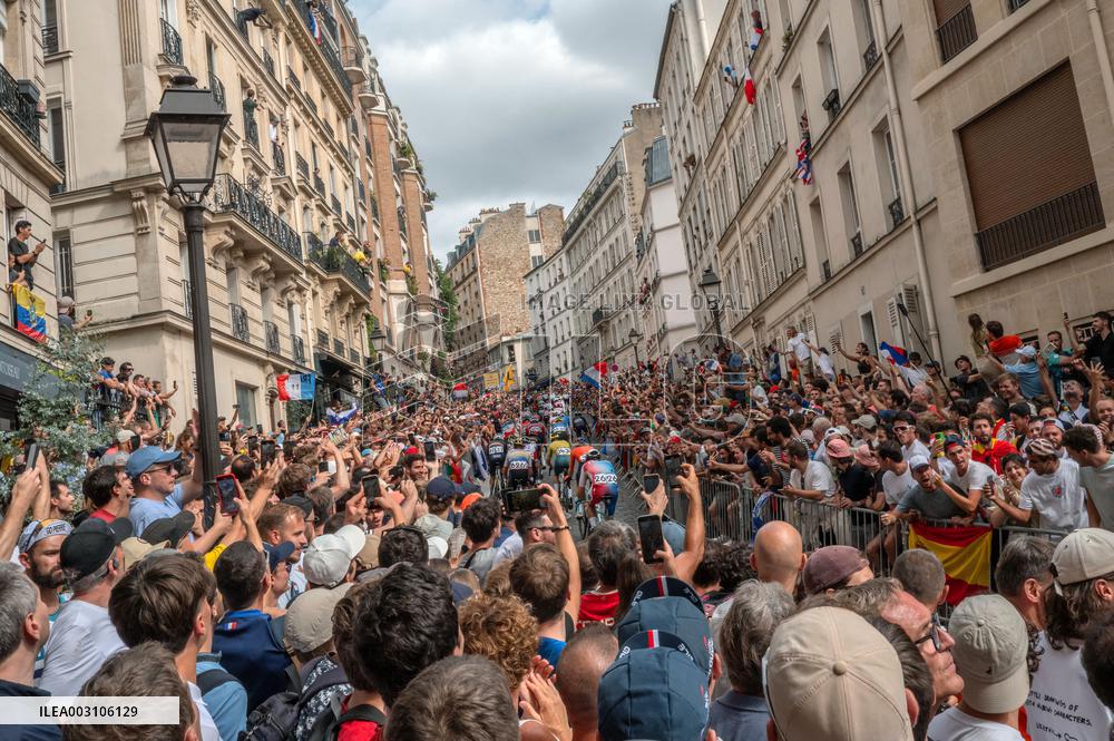 Paris 2024 - Fans Cheer During The Men's Road Race