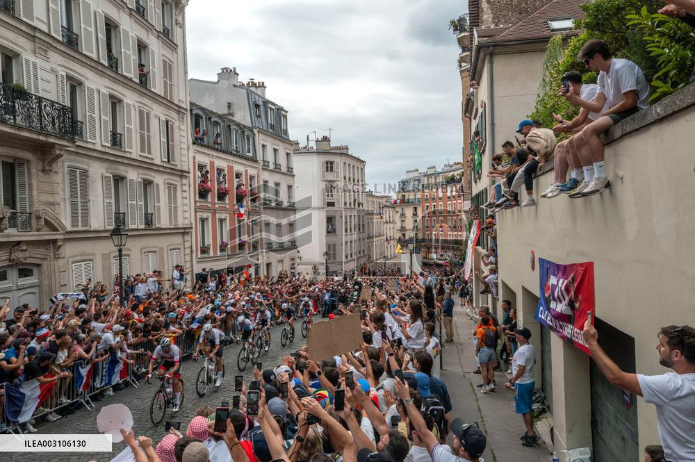 Paris 2024 - Fans Cheer During The Men's Road Race