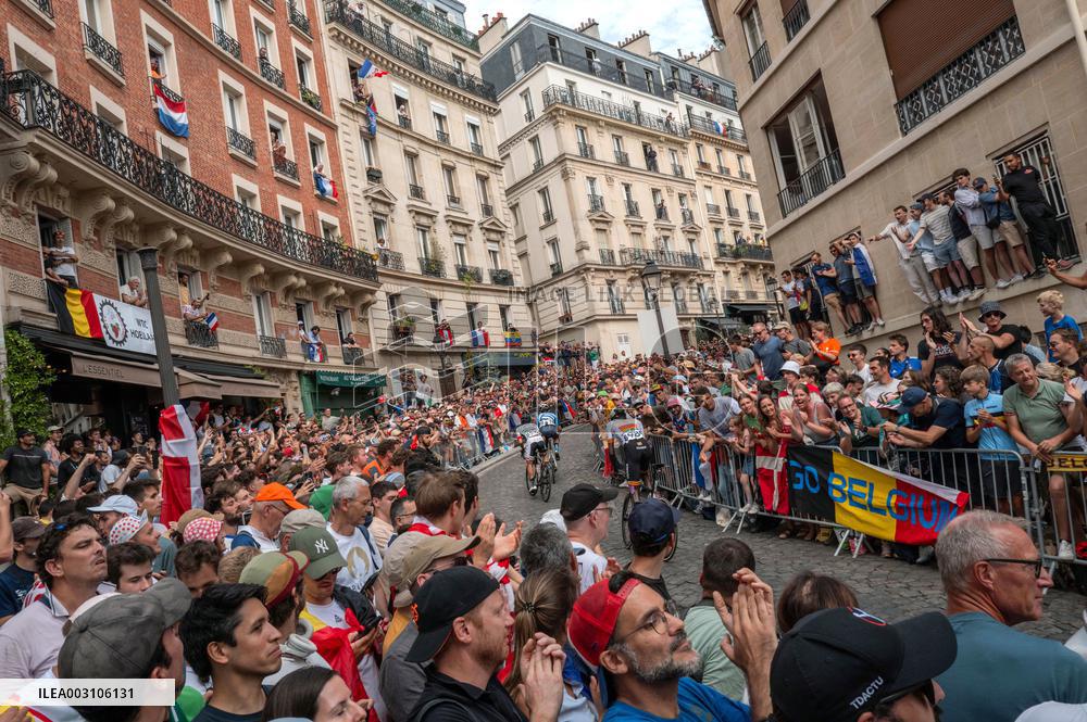 Paris 2024 - Fans Cheer During The Men's Road Race