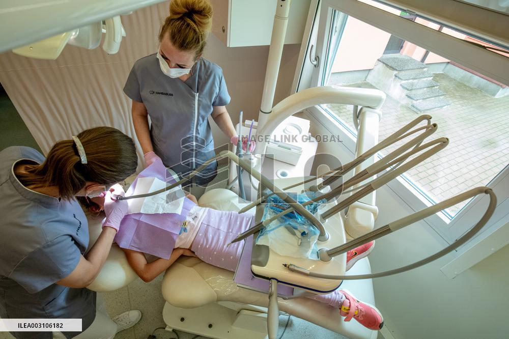 Mobile dental clinic