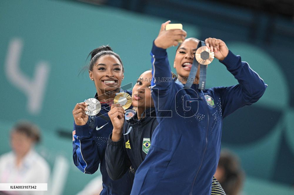 Paris 2024 - Gymnastics Floor - Podium Ceremony