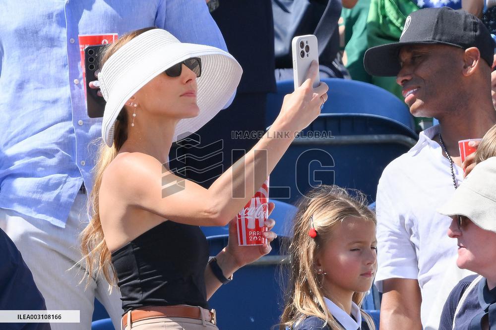 Paris 2024 - Jumping - Novak Djokovic And Family In The Stands