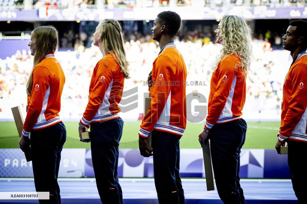 Paris 2024 - 4x400m Mixed Relay Medal Presentation