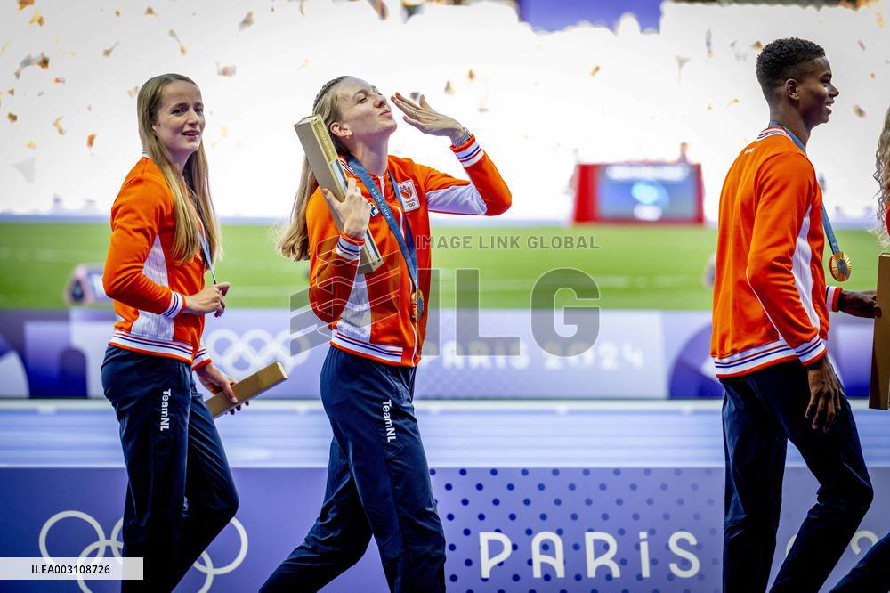 Paris 2024 - 4x400m Mixed Relay Medal Presentation