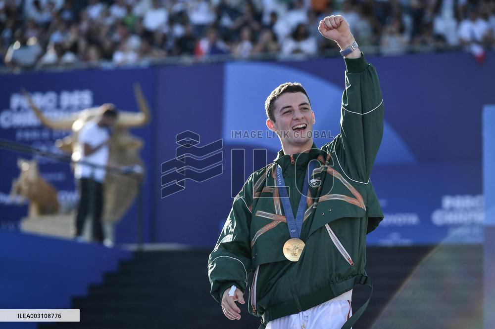 Paris 2024 - Fans welcome medalists at the Parc des Champions in Paris