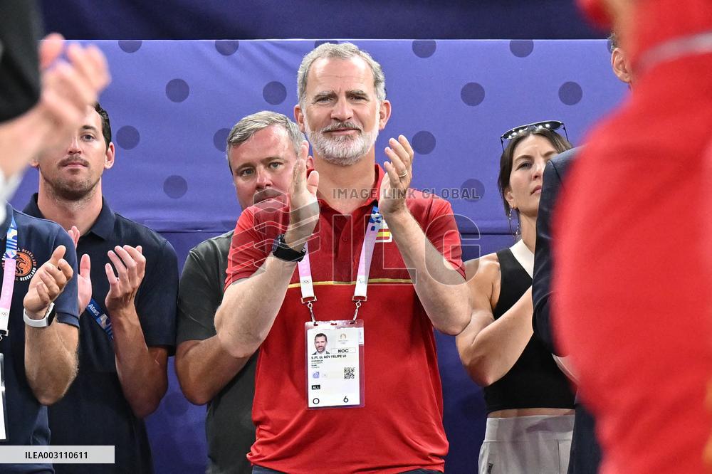 Paris 2024 - King Felipe Watches Basketball 3x3