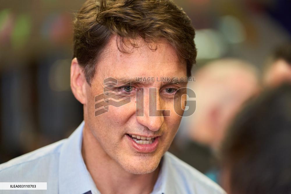 Trudeau Attends Folklorama Filipino Pavilion - Winnipeg