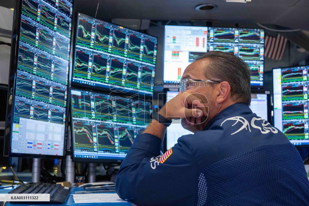 Stocks Sink With Dollar - NYC