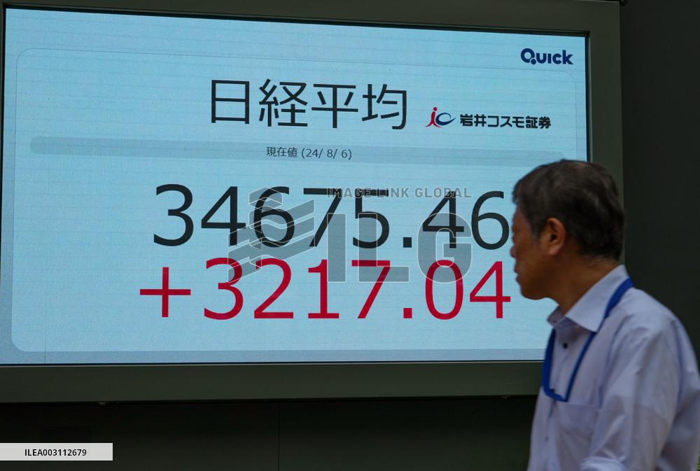 JAPAN-TOKYO-STOCKS-REBOUND